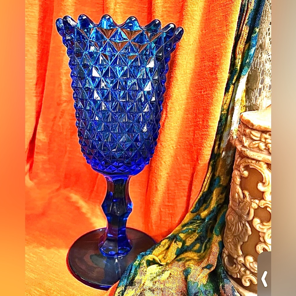 Vintage Westmoreland Bermuda Blue Sawtooth Diamond Point Celery Vase Glows 9.5”